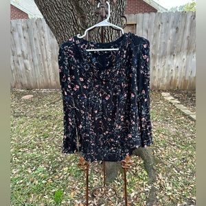 Lucky Brand medium v-neck navy and floral blouse with long button sleeves